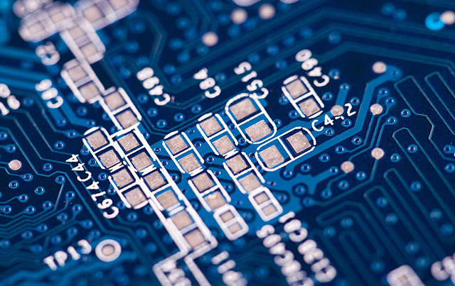 收購 Kinetic：USB 數(shù)據(jù)線保護、無線電源接收器、LCD 偏壓電源 IC