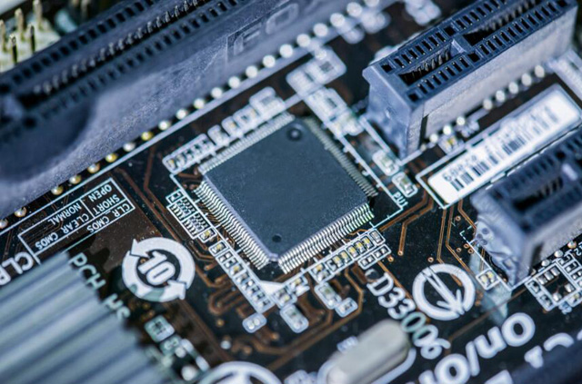 供應【Broadcom】無線器件：供應 GNSS/GPS SoC、FBAR 濾波器、射頻前端模塊、無線局域網/藍牙組合